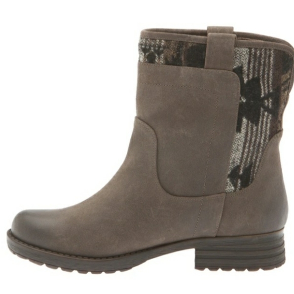 Tara M. Taya Boots - Picture 8 of 9